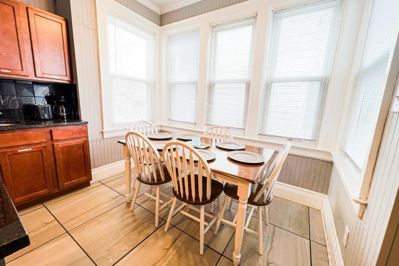 Unique Large 9Br House With 3 Bath Close To The Falls Niagara Falls Buitenkant foto